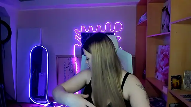 AmeliePeach online show from April 12, 7:55 am