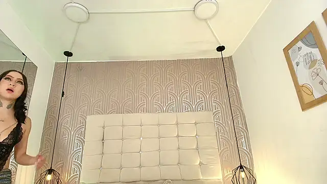 Lunaa Baaster online show from April 17, 12:18 pm