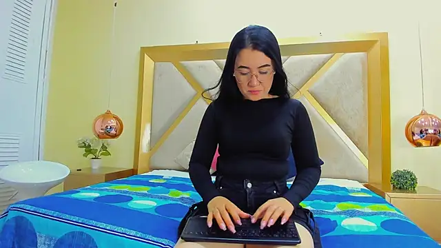 ChloeAshdord online show from April 12, 12:19 pm