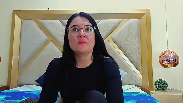 ChloeAshdord online show from April 11, 7:45 am