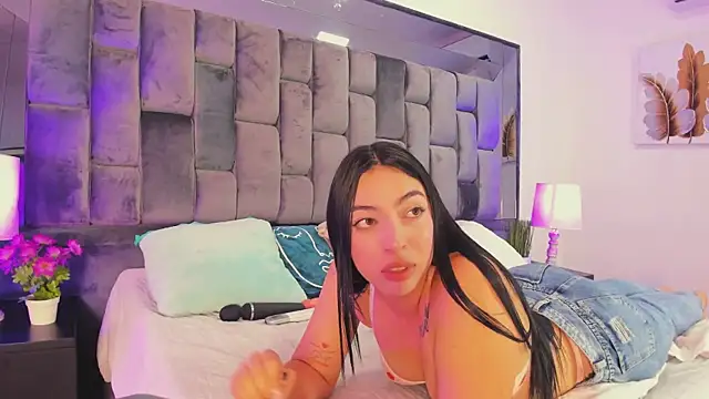 Ashly bloom  online show from June 3, 4:13 am