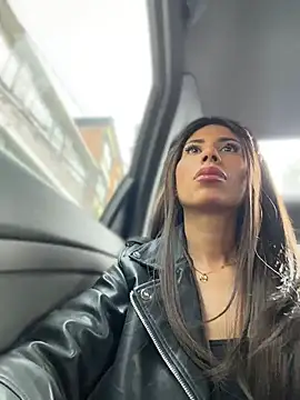 AlmaSajor  online show from April 16, 1:44 pm