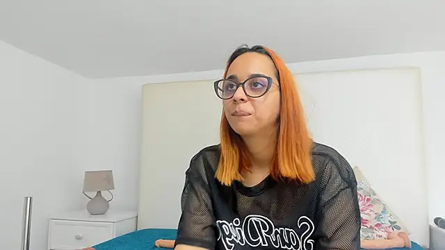 anna squirtz online show from April 17, 9:50 pm