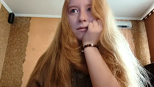 KateVibe 01 online show from April 18, 10:53 pm