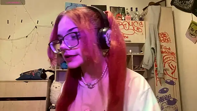 RedHeadCat online show from April 18, 9:37 pm