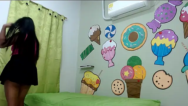 pamelaskiny20 online show from April 19, 2:22 am