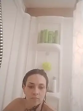 BeeliciousB online show from April 22, 4:26 pm