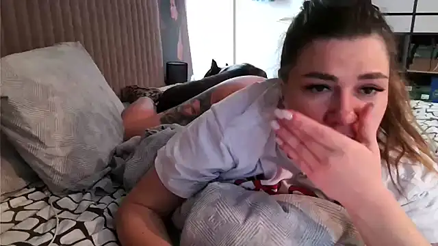 miss preggie online show from April 14, 11:32 am