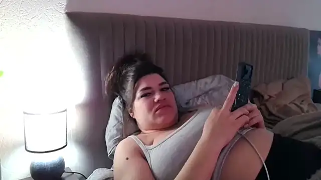 miss preggie online show from April 11, 7:28 pm