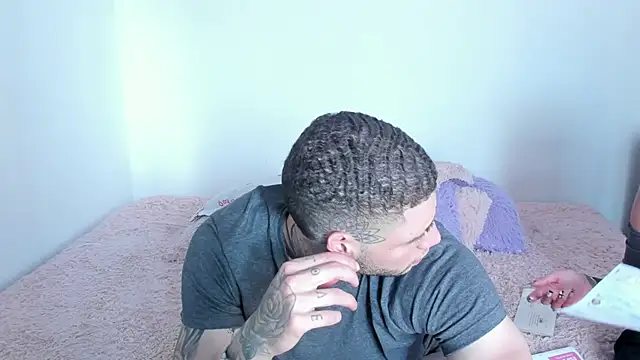 dream party 4U online show from April 18, 8:09 pm