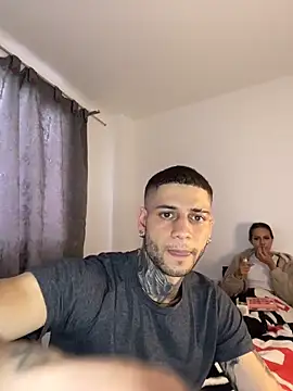 dream party 4U online show from April 17, 9:50 pm