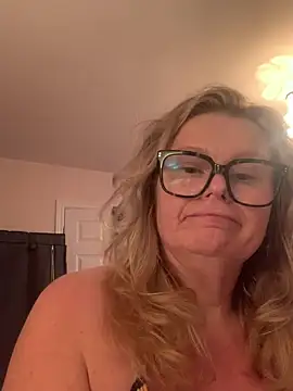 Love Lee xo online show from April 18, 11:26 pm