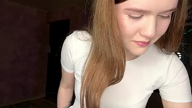 DorotaMeowtTo online show from April 8, 8:11 pm