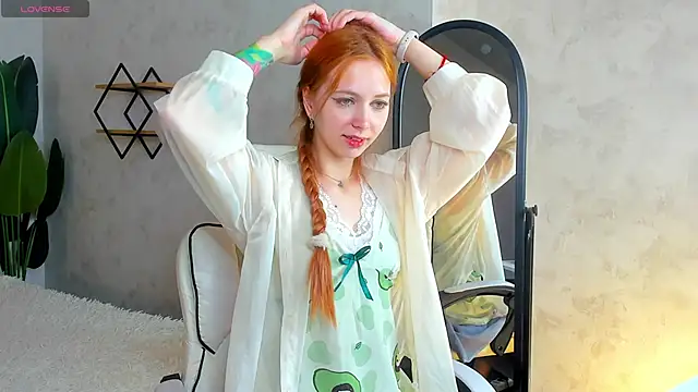 Sienna Nyx online show from April 16, 9:09 am