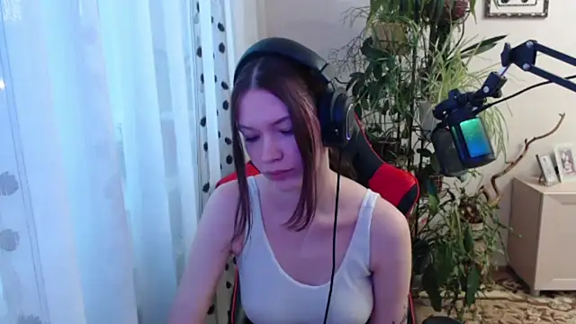 PunyKnee online show from April 20, 3:04 pm