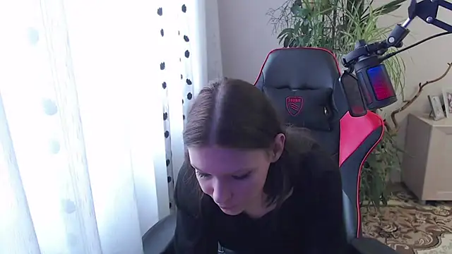 PunyKnee online show from April 13, 10:38 am