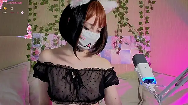 LunaNyanmi online show from April 14, 6:41 pm