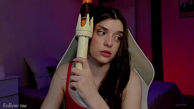 H4naFit online show from April 10, 8:15 pm