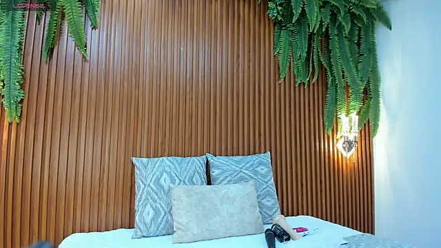 aliice diaz online show from April 18, 3:14 pm