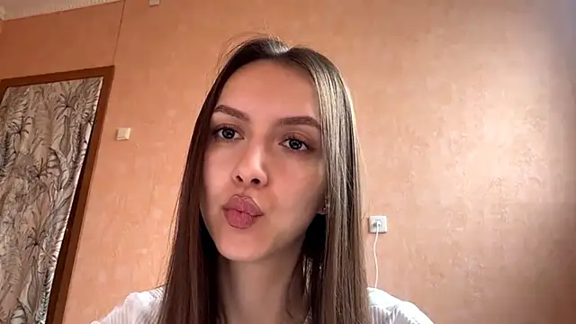 BrandyNorthcott online show from April 17, 2:46 am