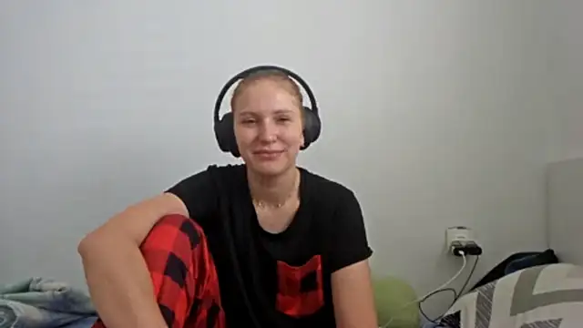 WesleyFrohling online show from April 18, 9:12 am