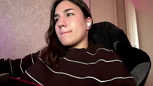 Mary Nitherson online show from April 15, 7:20 am