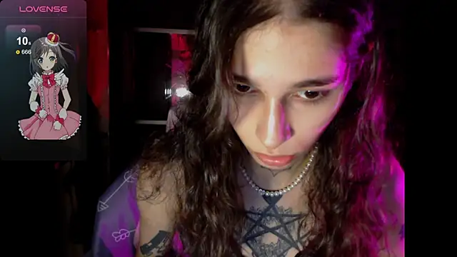 Kelly Xenny online show from April 14, 6:30 pm