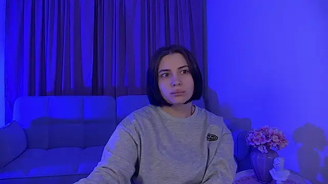 AdrianaToress online show from May 12, 7:09 pm