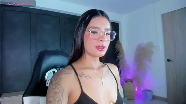 dulce glow  online show from April 18, 2:36 am