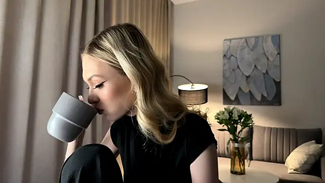 EvelineMolima online show from April 13, 5:03 pm