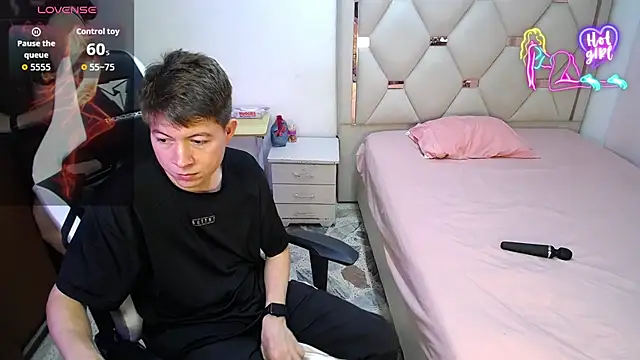 Zoe and jackk  online show from April 18, 8:31 pm