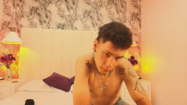 Lyaa 606 online show from April 17, 9:50 pm