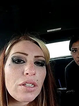 itsyafavgirll online show from April 11, 8:23 pm