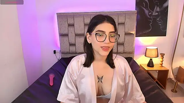 candy tina online show from April 18, 7:58 pm