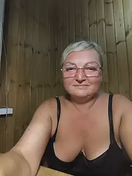 White-Chocolatte online show from July 18, 5:59 pm