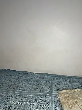 Love Birds00 online show from April 17, 9:11 am