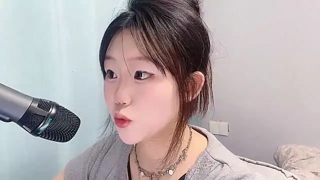 Lilababy00 online show from April 18, 2:14 am