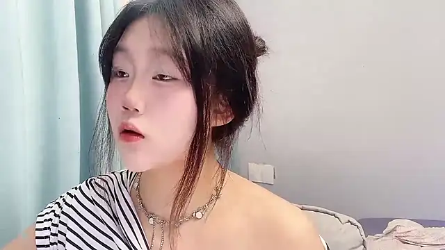 Lilababy00 online show from April 17, 2:02 am