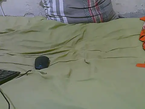 issabelaluna online show from April 11, 7:03 am