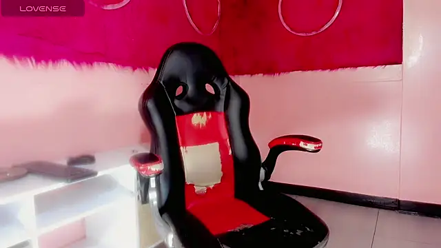 Tiffany Monfort  online show from April 15, 1:11 pm