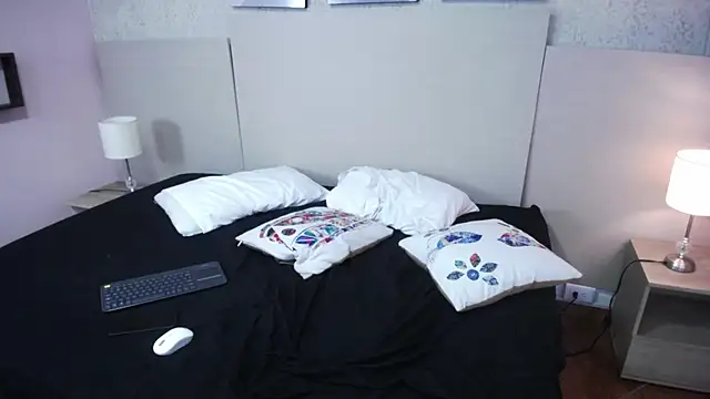 Camille n Shaggy online show from April 11, 7:45 am