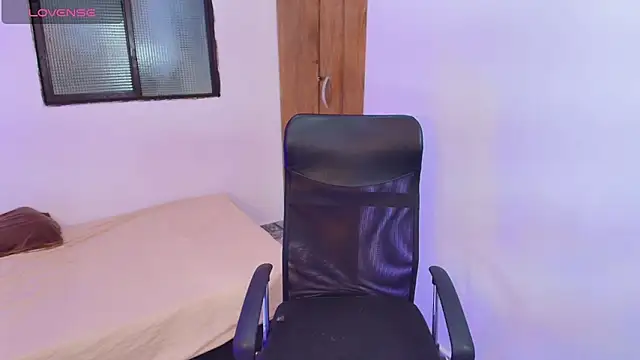 aisshalee online show from April 8, 9:17 pm