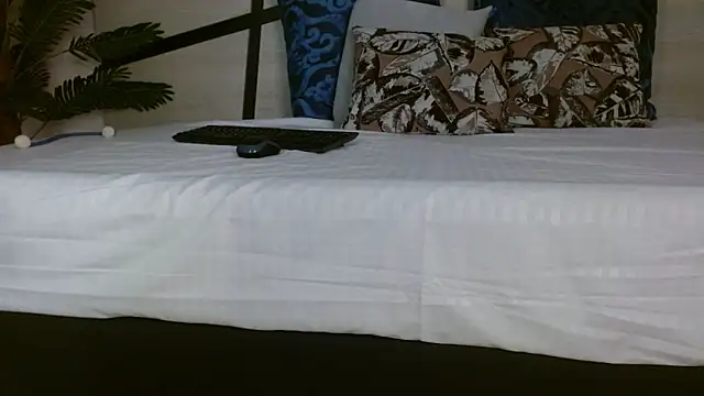 coral echeverri online show from April 20, 9:40 pm