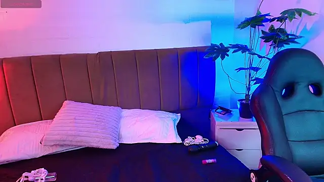 Alina Marks online show from April 18, 7:07 pm