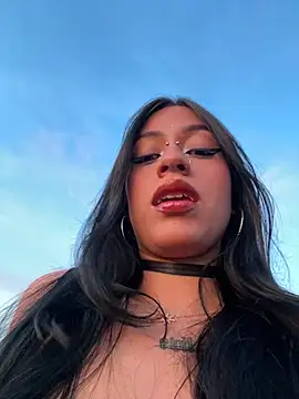 Kattze  online show from April 18, 11:15 pm