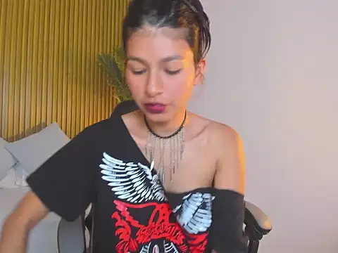 rosalita4  online show from April 21, 7:10 pm