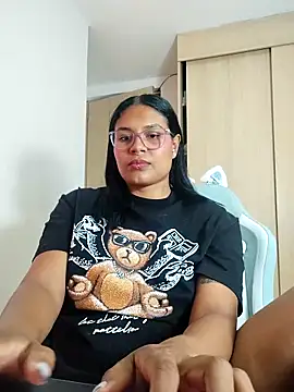 AGATTA0 online show from April 17, 12:57 am