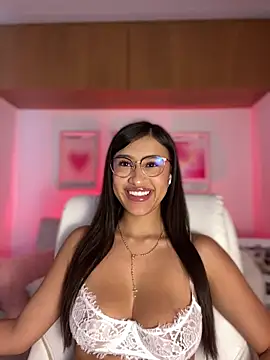 GiaEvans online show from April 17, 1:46 pm