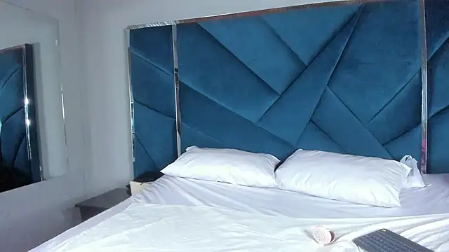 Samantha Walton online show from April 18, 4:26 am