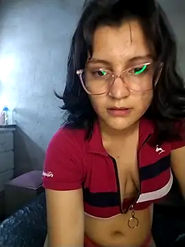 sienna elara online show from April 15, 11:11 am